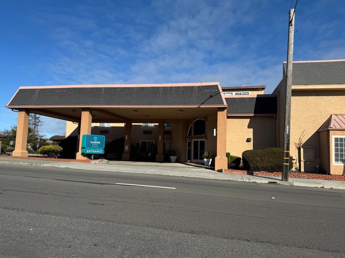 Choice Clarion Hotel by Humboldt Bay exterior