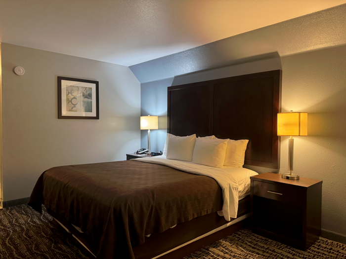 Clarion Hotel By Humboldt Bay Choice Privileges hotel bedroom