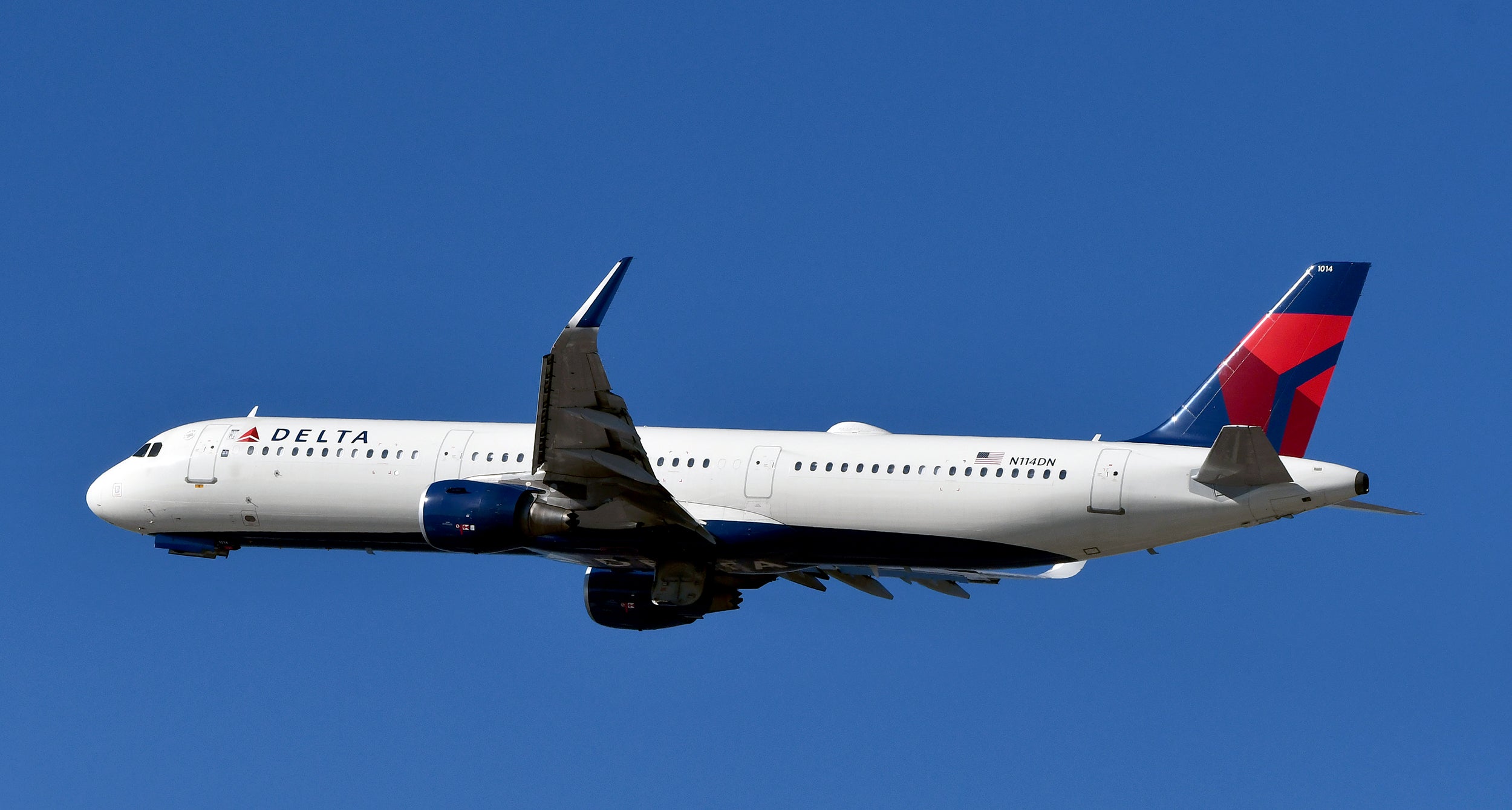 Delta A321 LGA Takeoff