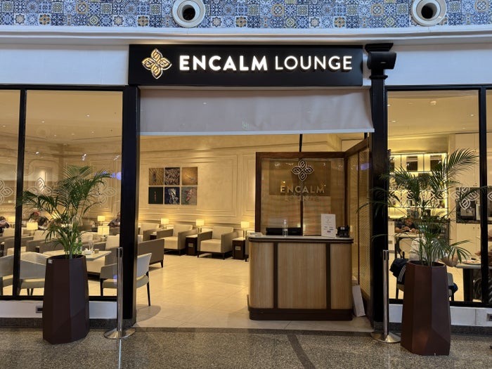 Encalm Lounge GOX entrance desk