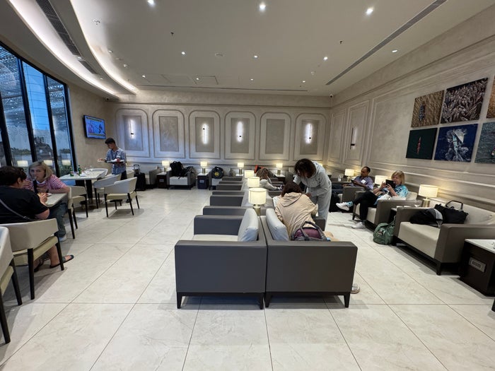 Encalm Lounge GOX main seating