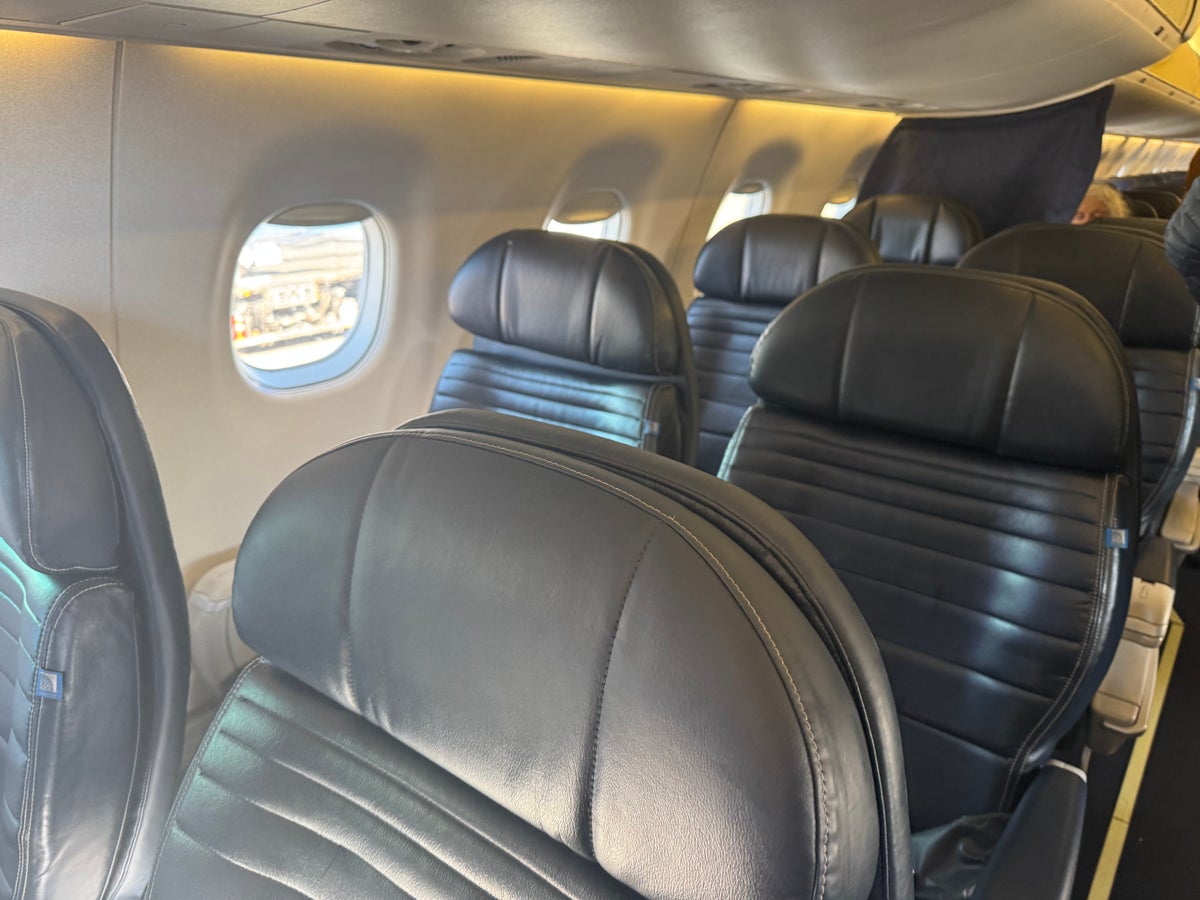 First Class on United Airlines Express Embraer Jet