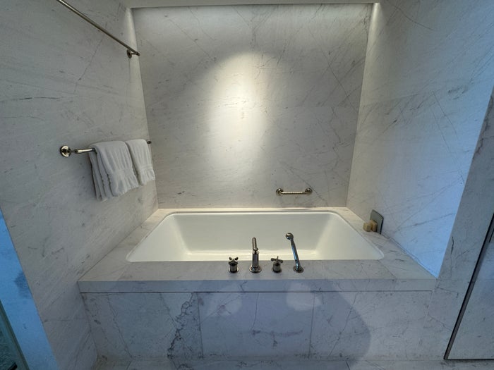 Four Seasons Surf Club Bath Tub