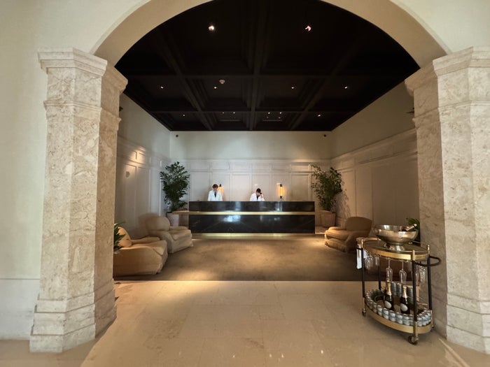 Four Seasons Surf club front desk