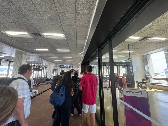 Hawaiian Airlines Boarding Hawaiian Airlines Boarding