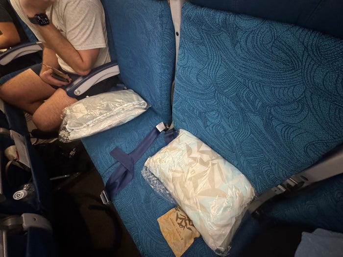 Hawaiian Airlines Empty Middle Seat Hawaiian Airlines Empty Middle Seat