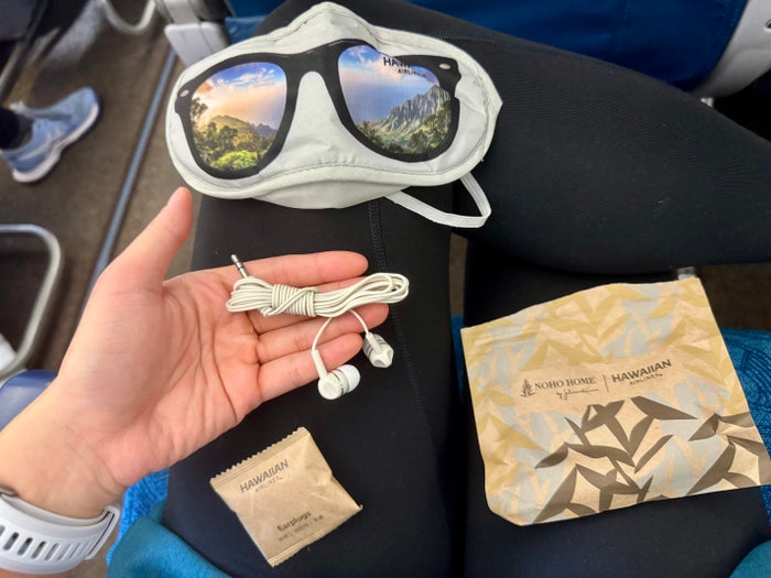 Hawaiian Airlines Inside Amenity Kit Hawaiian Airlines Inside Amenity Kit