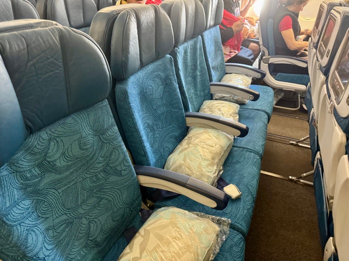 Hawaiian Airlines Middle Row Hawaiian Airlines Middle Row
