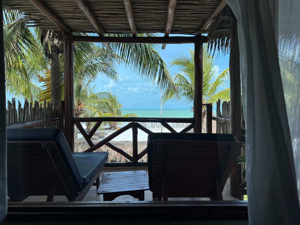 Hotel Villas Flamingos balcony windows