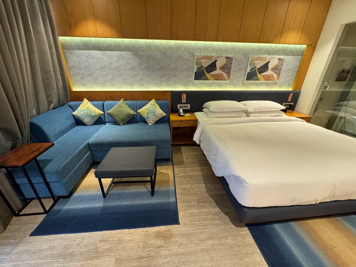 Hyatt Place Goa Candolim king room cozy corner and bed