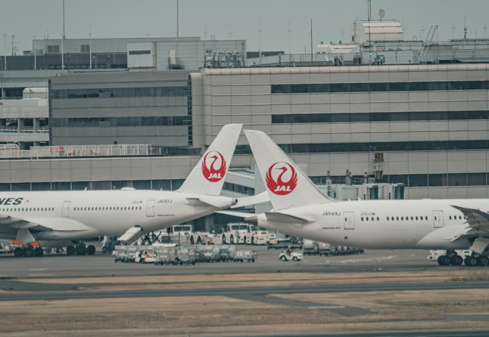 JAL planes in TYO