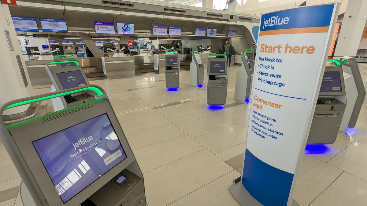 LaGuardia Terminal B JetBlue Check in