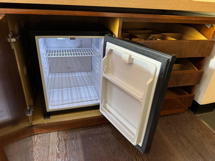 Le Meridien Goa Calangute king minifridge