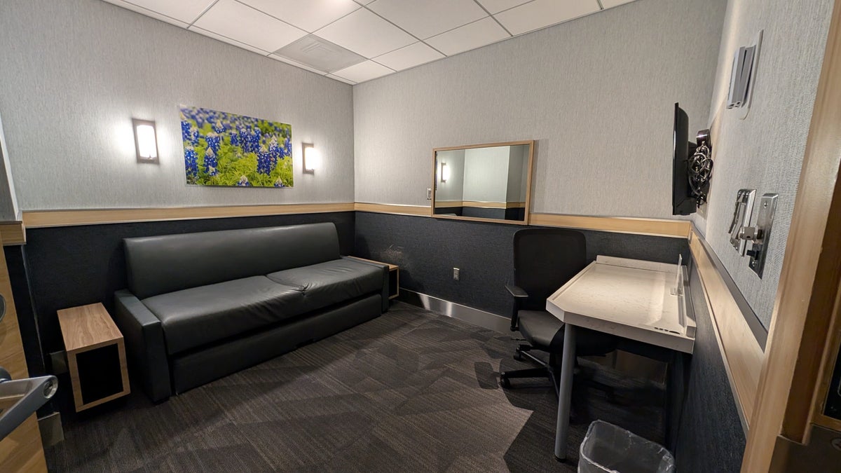 Minute Suites at Bush Intercontinental Airport in Houston [Review]