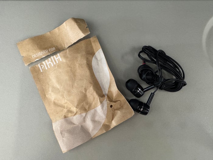 Oman Air GOX MCT 737 headphones