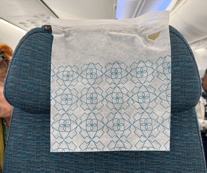 Oman Air GOX MCT 737 headrest