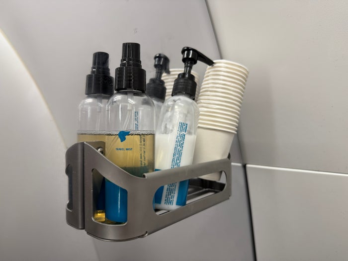 Oman Air GOX MCT 737 lavatory amenities