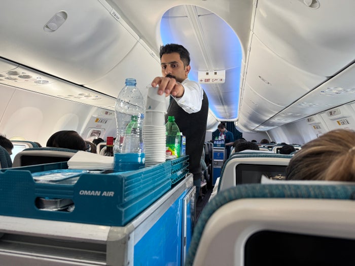 Oman Air GOX MCT 737 meal service
