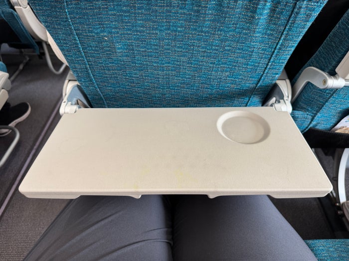 Oman Air GOX MCT 737 tray table