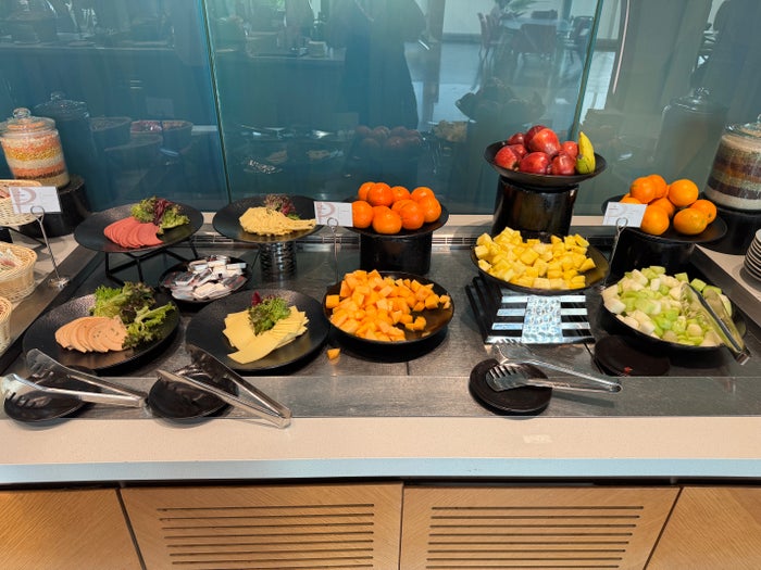 Primeclass Lounge MCT cold cuts fruit