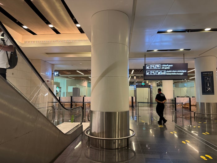 Primeclass Lounge MCT escalator from security