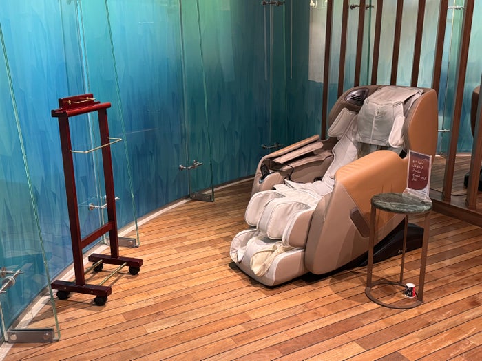 Primeclass Lounge MCT massage chair