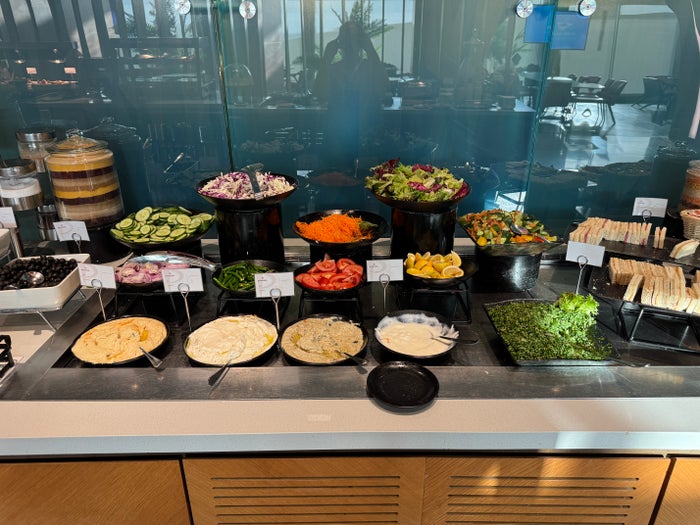 Primeclass Lounge MCT salad bar