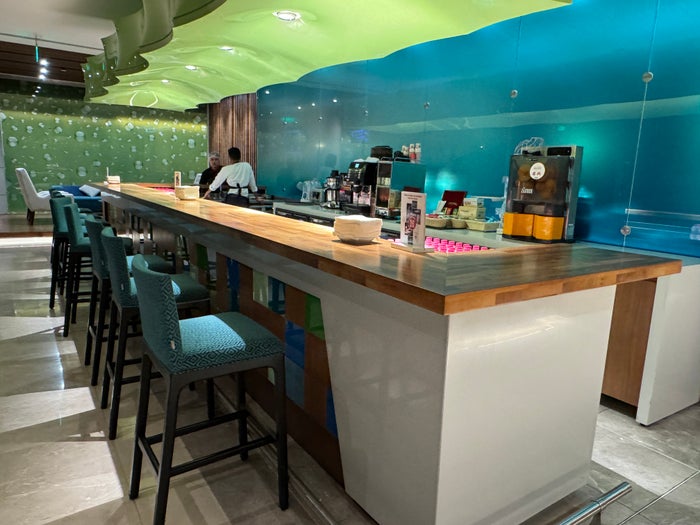 Primeclass Lounge MCT secondary bar