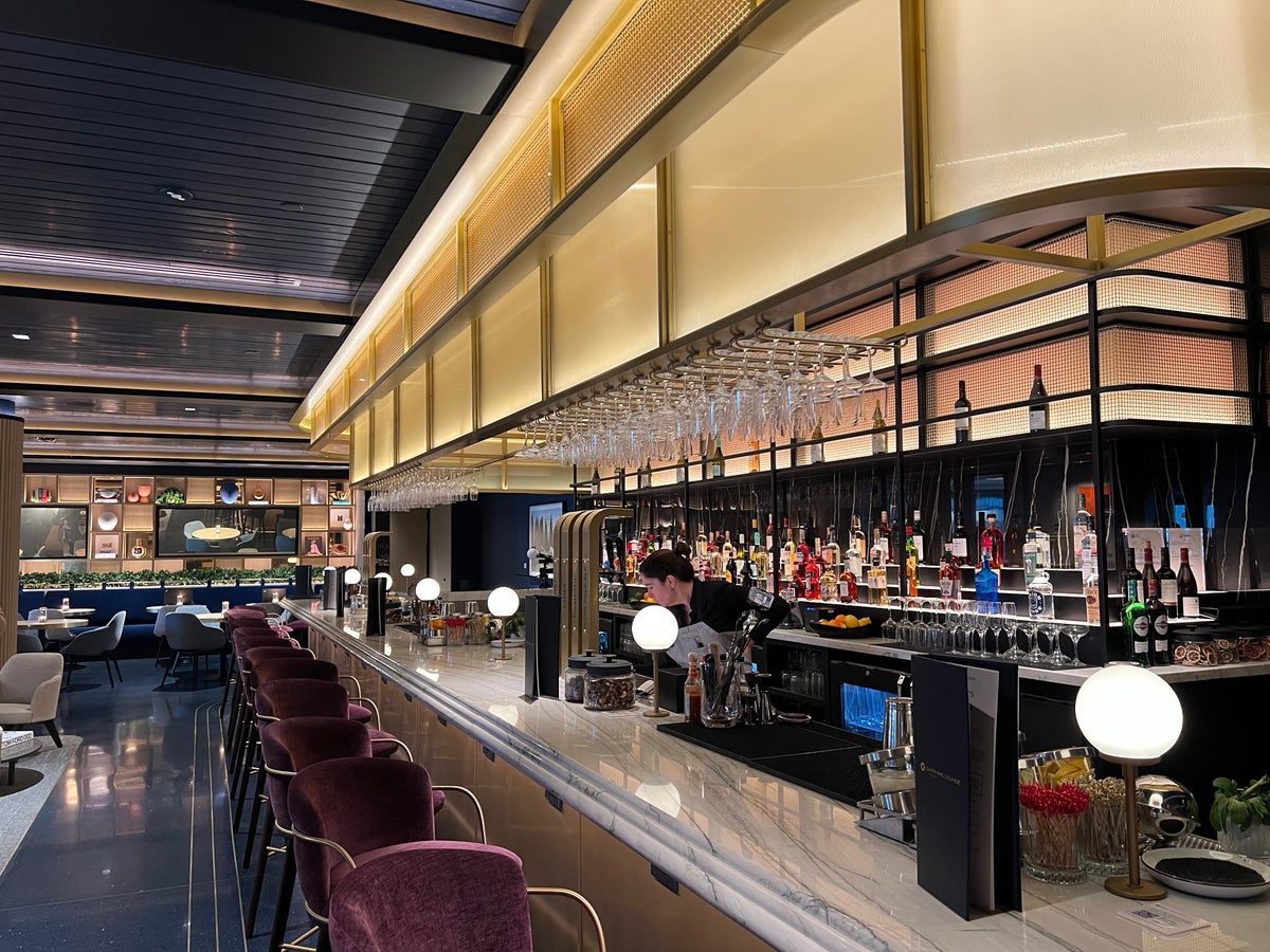 New Chase Sapphire Reserve Business Card Launches With Huge Welcome Bonus [200K Points!]