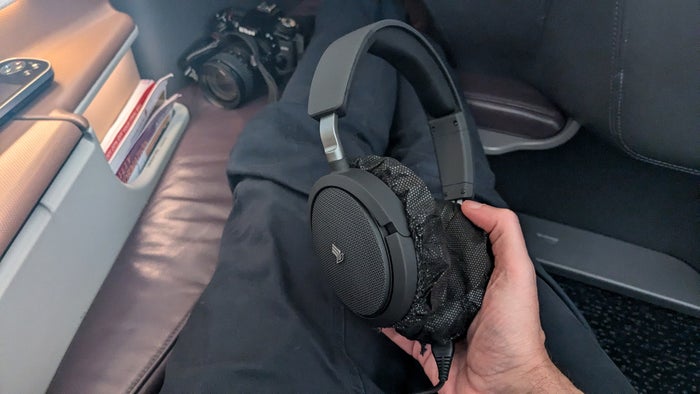 Singapore Airlines A350ULR business class headphones Singapore Airlines A350ULR business class headphones