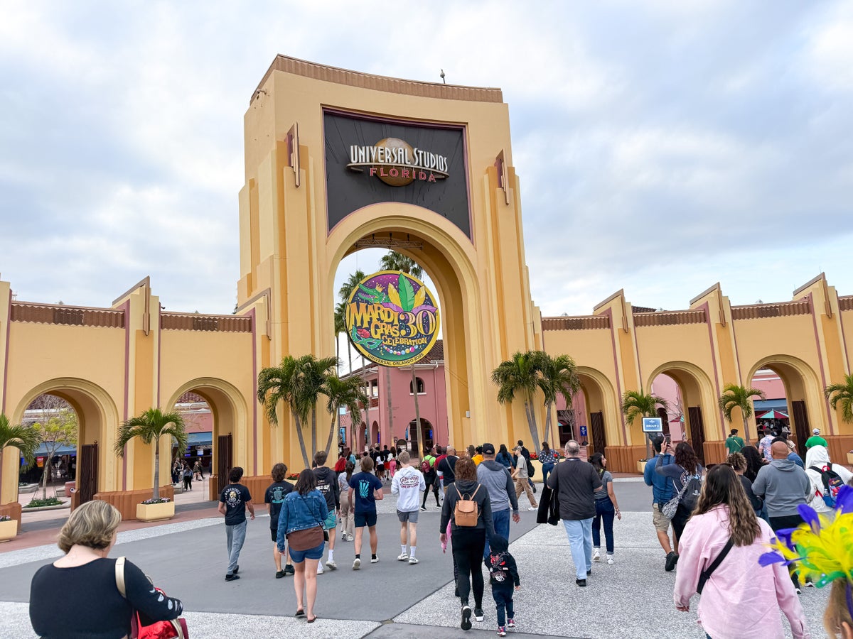 What To Expect at Universal Orlando’s Mardi Gras 2025