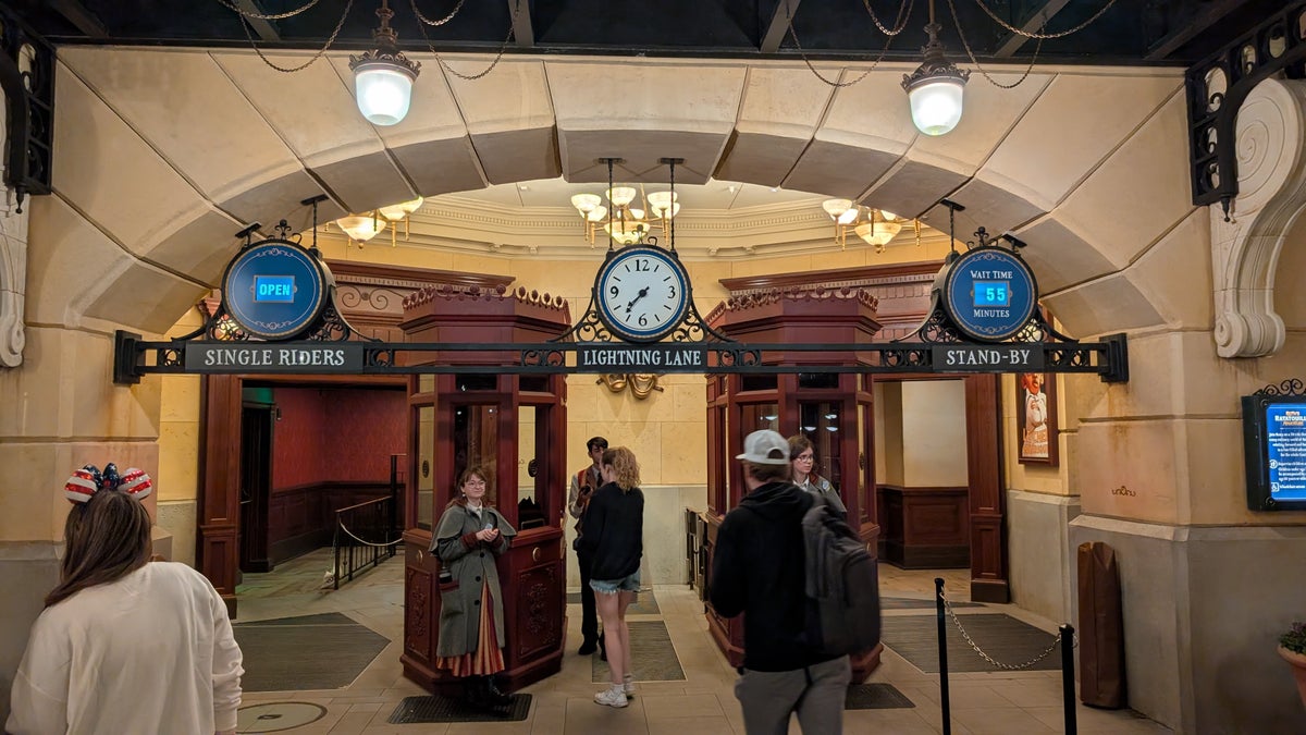Walt Disney World Epcot Remy's Ratatouille Adventure single rider, lightning lane, and standby entrance