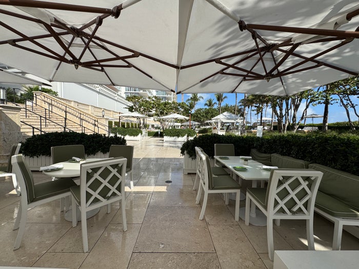 Winstons Seating at Four Seasons Surf Club
