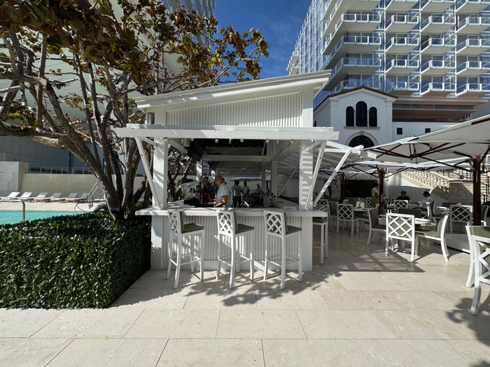 Winstons at Four Seasons Surf Club
