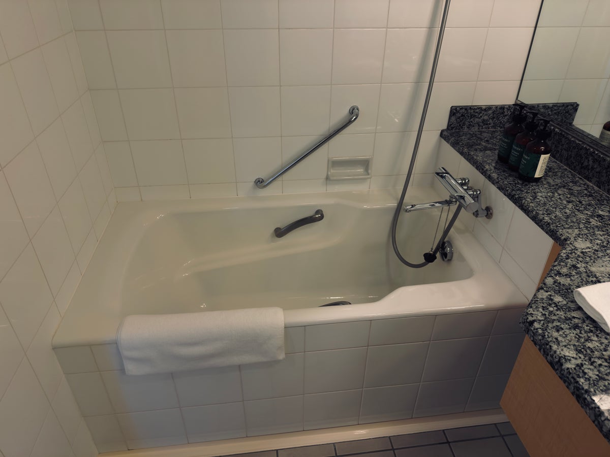 ANA Crowne Plaza Nagoya bathroom soaking tub