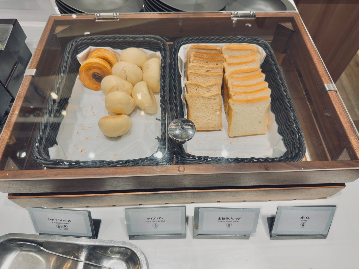 ANA Crowne Plaza Nagoya breakfast buffet bread