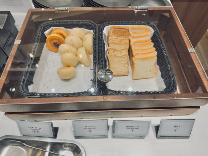 ANA Crowne Plaza Nagoya breakfast buffet bread ANA Crowne Plaza Nagoya breakfast buffet bread