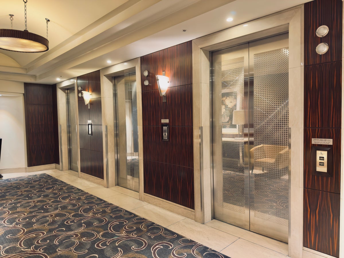 ANA Crowne Plaza Nagoya elevators