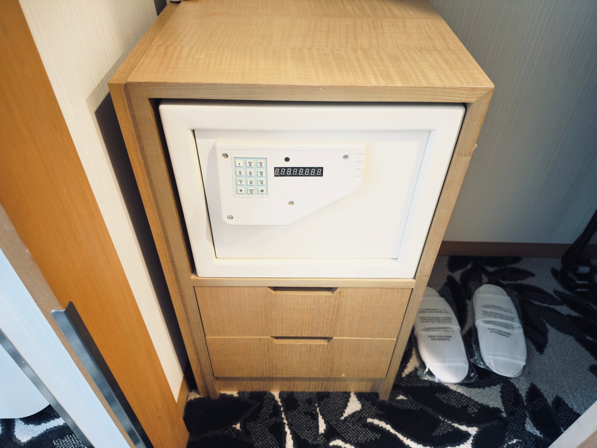 ANA Crowne Plaza Nagoya room safe