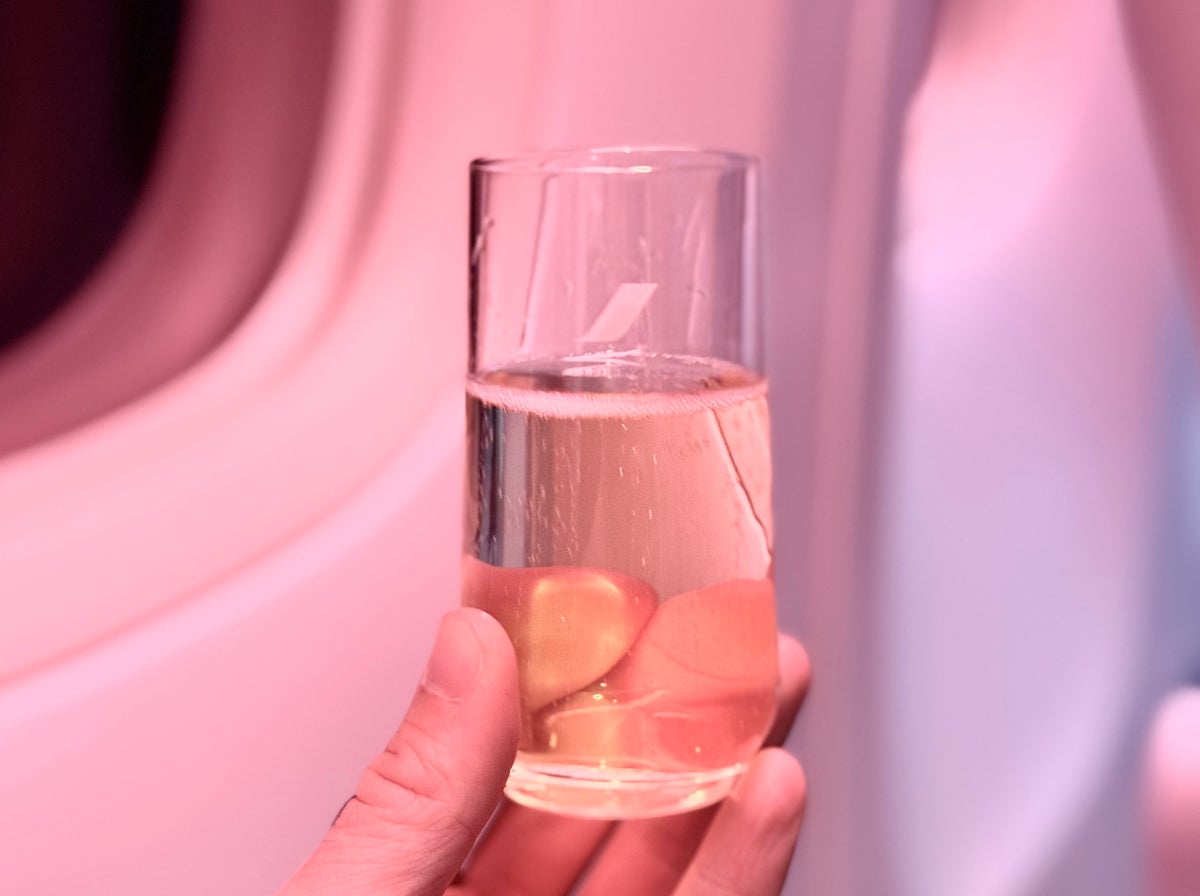 Air France Boeing 777 300 premium economy Champagne