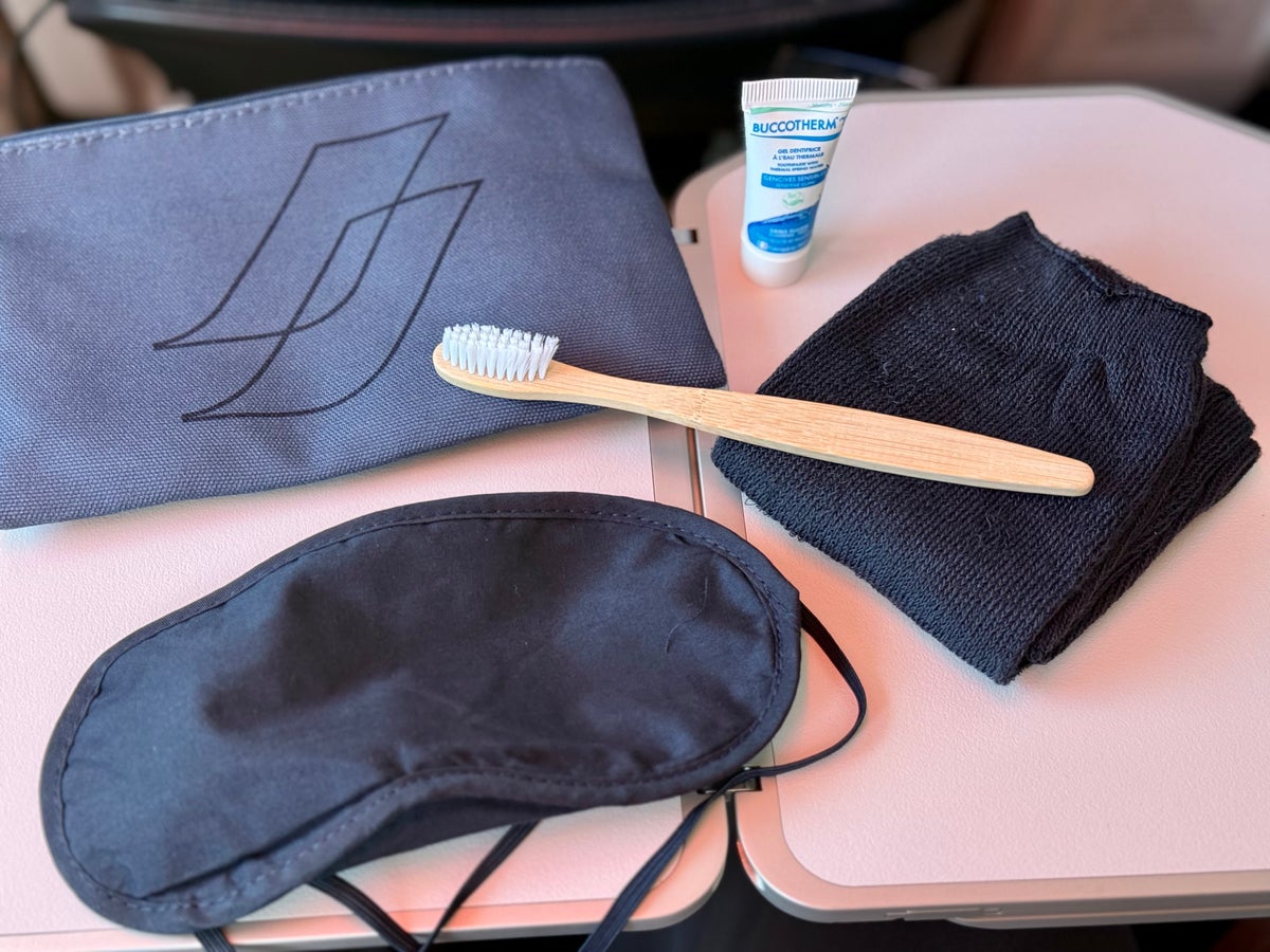 Air France Boeing 777 300 premium economy amenity kit contents 