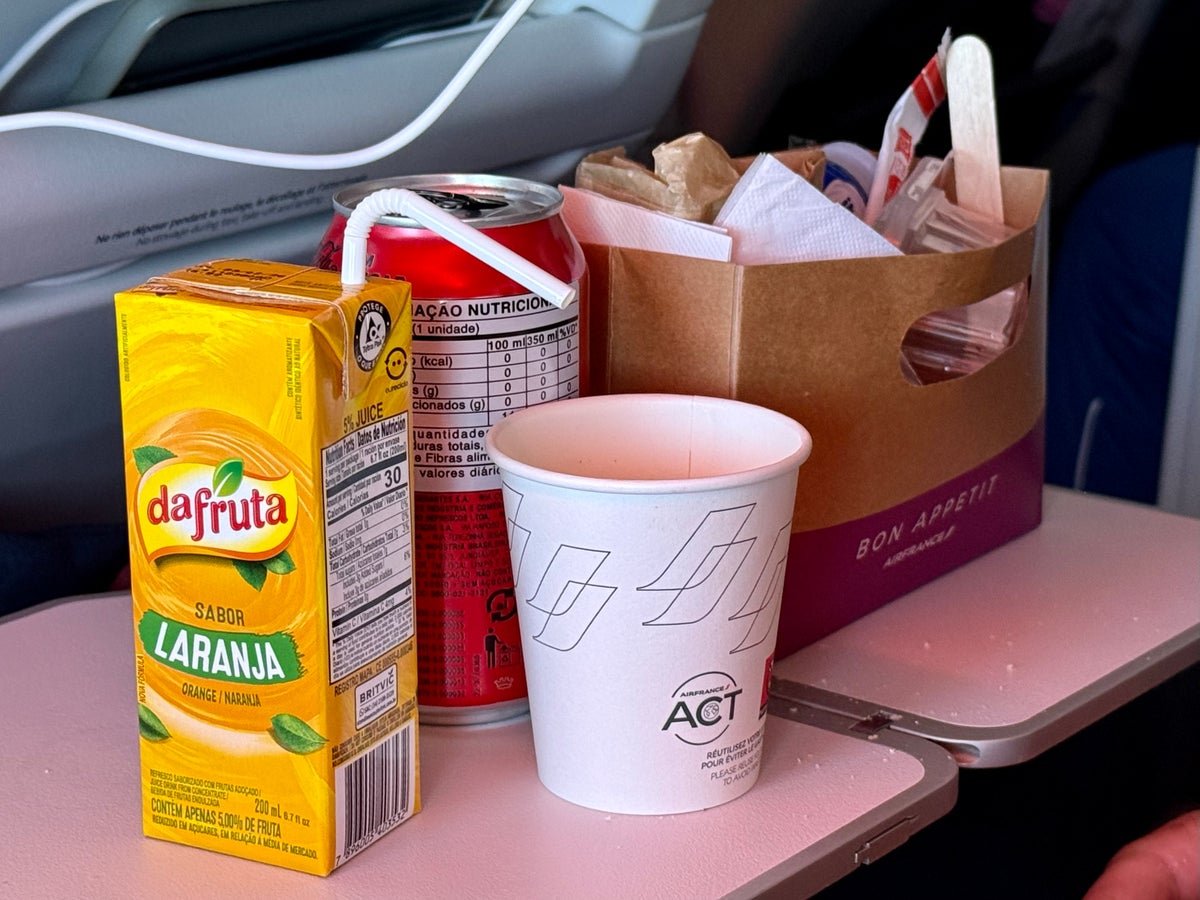 Air France Boeing 777 300 premium economy breakfast service