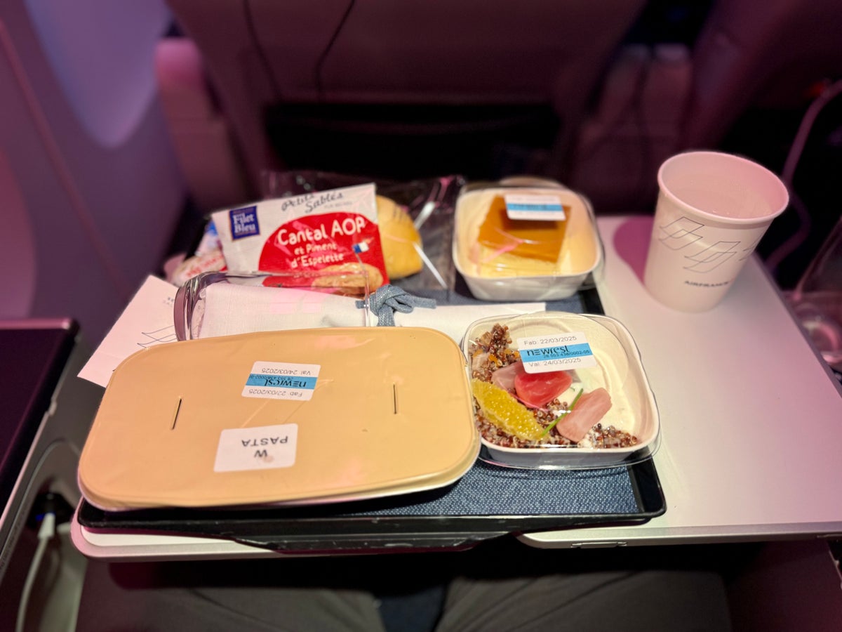 Air France Boeing 777 300 premium economy meal service