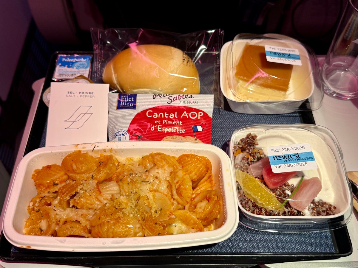 Air France Boeing 777 300 premium economy pasta dish