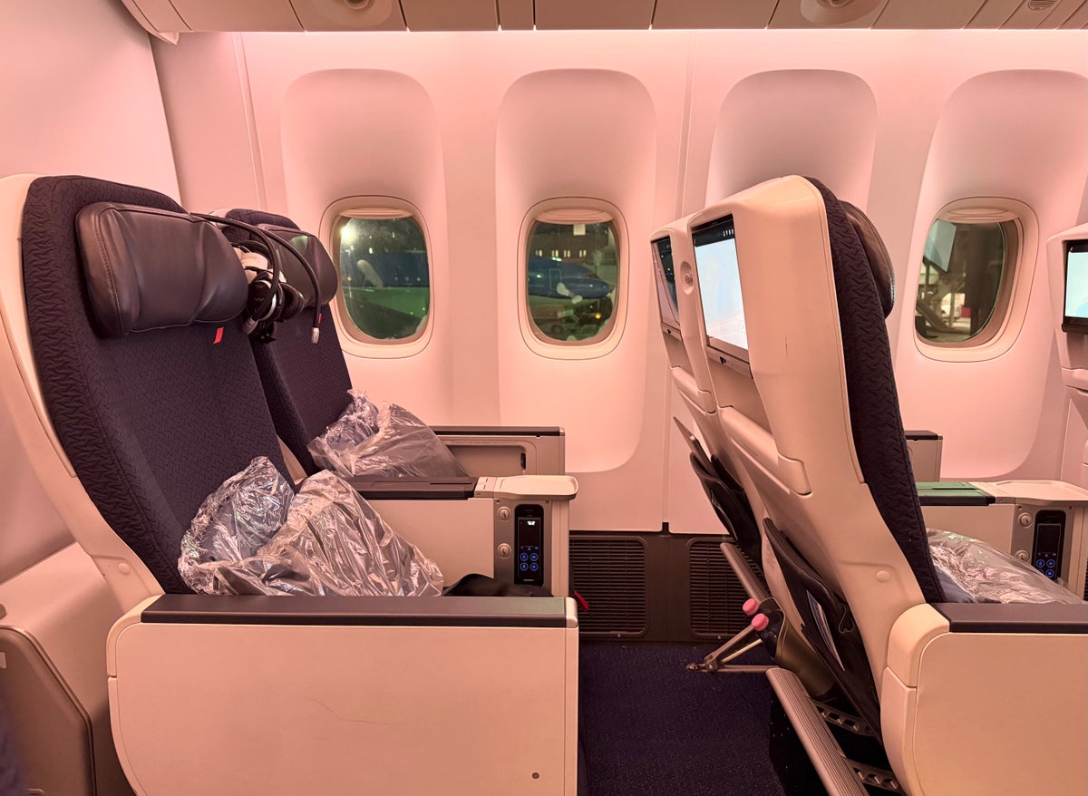 Air France Boeing 777 300 premium economy seat side view 