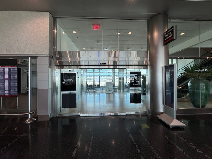 Avianca VIP Lounge Entrance exterior