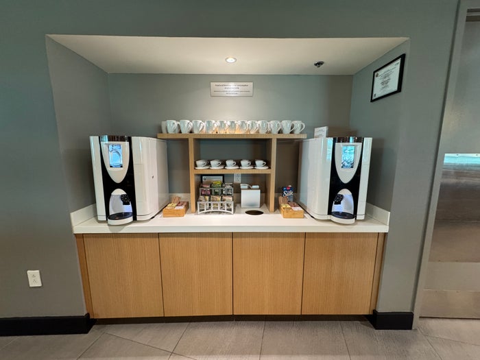 Avianca VIP Lounge espresso machine and coffee 1