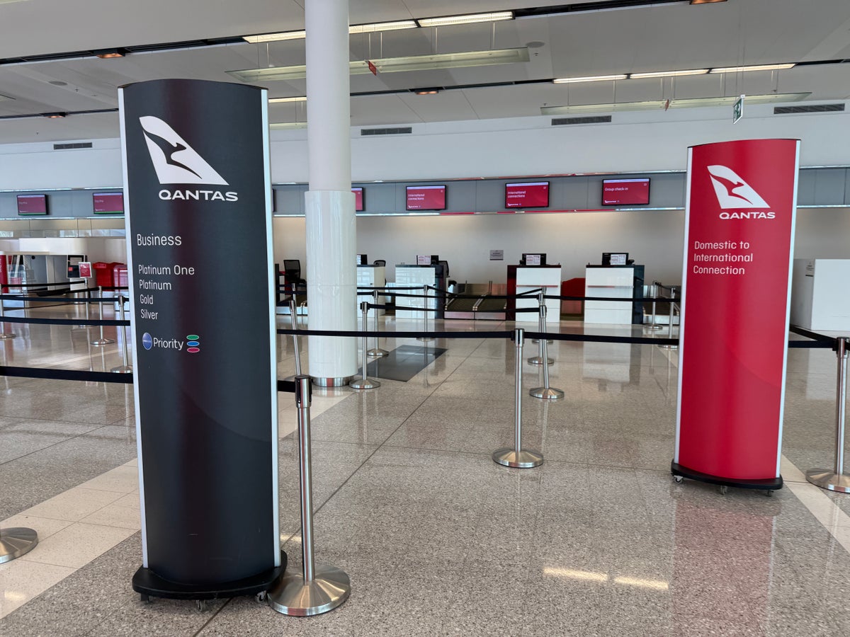 Canberra Airport Qantas Check In