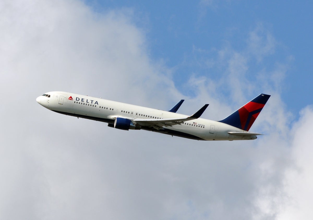 Delta 767 300ER Clouds