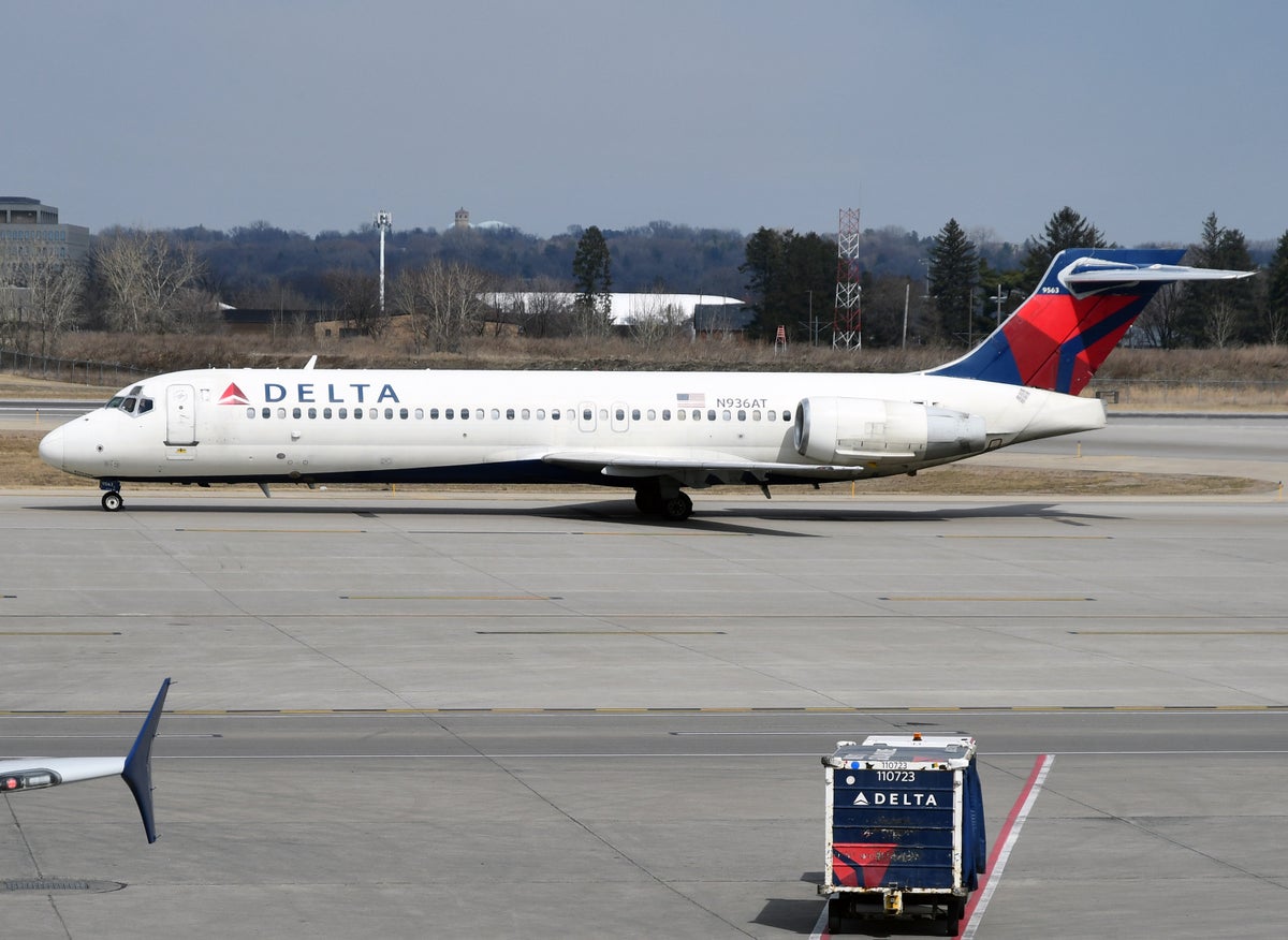 Delta B717 Taxiing MSP